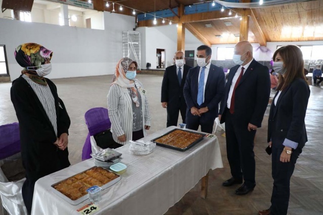 Ardeşen'de kadınlar en güzel Laz böreğini yapmak için yarıştı